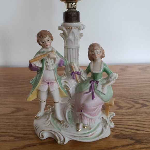 Vintage Carl Schneiders Grafenthal Table Lamp Victorian Style Courting Couple - Picture 3 of 15